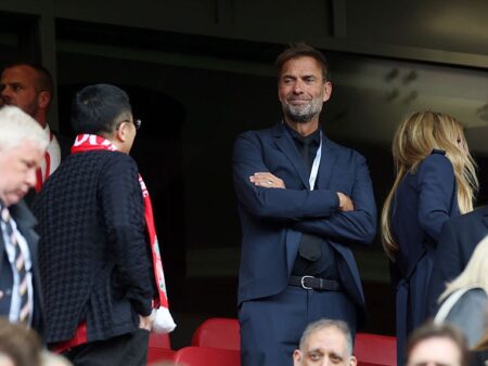 Arne Slot și-a amintit de Jurgen Klopp! Gestul antrenorului de la Liverpool la ceremonia de decernare a titlului în Premier League