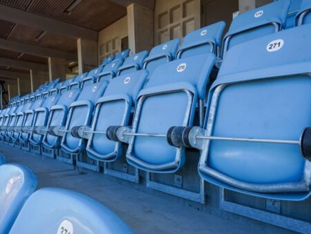 Decizie drastică! Clubul a interzis consumul de semințe pe stadion.