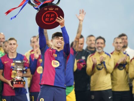 FC Barcelona a celebrat titlul! Cele mai spectaculoase imagini cu jucătorii catalani și trofeul La Liga