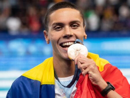 David Popovici încurajează românii să participe la vot. Ce mesaj a transmis campionul olimpic.