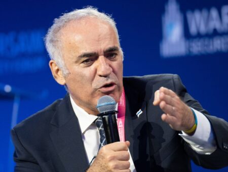 Avertismentul lui Gary Kasparov: Ce riscuri prezintă pentru România un președinte extremist