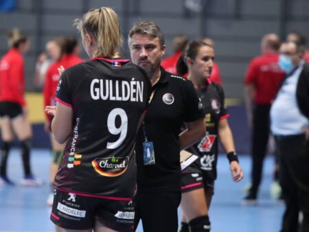 Rapid are un nou antrenor pentru echipa de handbal feminin.