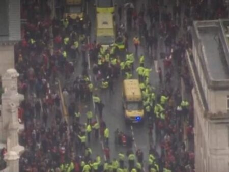Ce consecințe are șoferul care a intrat cu mașina în mulțime la parada din Liverpool