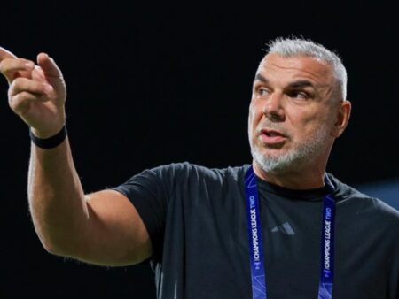 Gestul fără precedent al lui Olăroiu: recompensa oferită fiecărui fotbalist la plecarea de la Sharjah