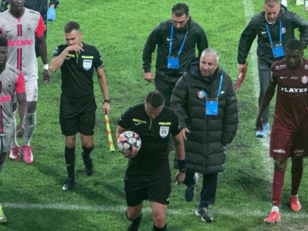 Dan Petrescu, plin de nervi! Ce s-a întâmplat la pauza meciului cu FCSB