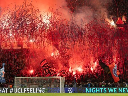 Petrecere pe teren la Paris! Jucătorii PSG sărbătoresc calificarea în finala Ligii Campionilor.