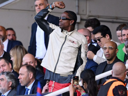 Travis Scott, spectacol în tribune la El Clásico! Cum a celebrat victoria Barcelonei împotriva lui Real Madrid.