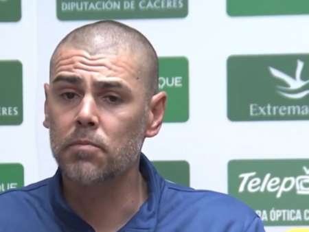 Total Fiasco! Victor Valdés a rezistat doar o lună pe banca unei echipe din Liga a 4-a.