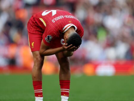 Coșmar pentru Trent Alexander-Arnold: Huiduit de fanii lui Liverpool după anunțul plecării sale.
