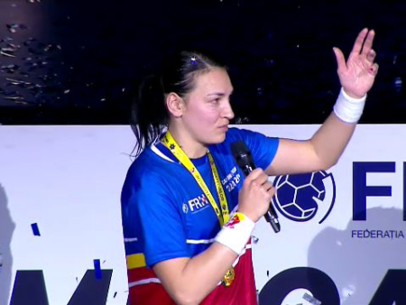 Cristina Neagu, discurs emoționant și reverență în fața fanilor după retragere: „Mulțumesc pentru toți acești ani!”