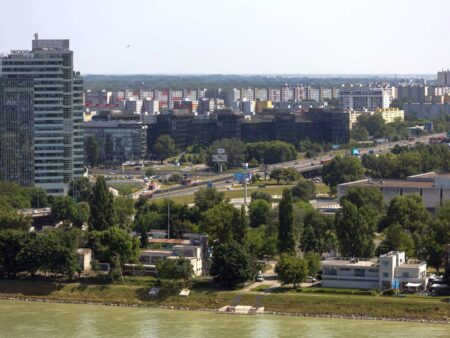 CORESPONDENȚĂ DIN SLOVACIA: „Bronxul” Bratislavei, la zece minute de naționala U21 » „Orașul în oraș” s-a reinventat, trecând prin ocupația nazistă și industrializarea socialistă