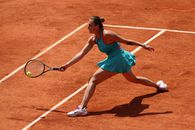 Carlos Alcaraz în acțiune la Roland Garros