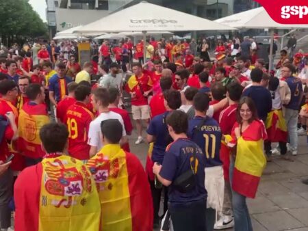 Fanii spanioli au început fiesta în centrul orașului Stuttgart înaintea semifinalei de Liga Națiunilor cu Franța.