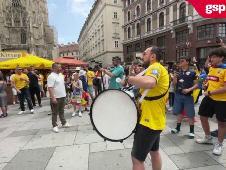 Galeria României se pregătește pentru confruntarea cu Austria, în centrul Vienei » Imnul Național răsună în Stephansplatz