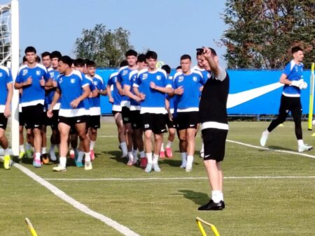 Schimbări majore la Farul în ziua reunirii: 9 jucători pleacă, iar o surpriză apare – fotbalist evaluat la 1,2 milioane de euro.