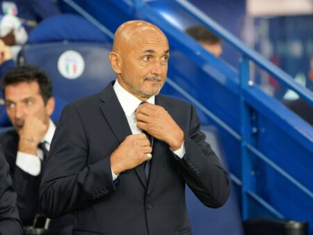 Iată o variantă reformulată a titlului:

„Recent dat afară, Luciano Spalletti primește deja o ofertă » Salariu de cinci ori mai mare decât la naționala Italiei!”