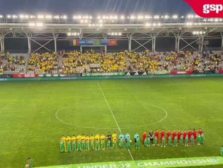 România U19 – Muntenegru U19: Imnul României a răsunat pe Stadionul Arcul de Triumf.
