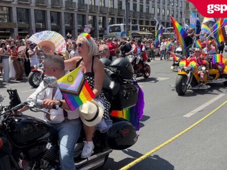 Mii de persoane au participat la parada Pride de la Viena