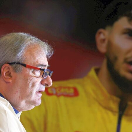 CORESPONDENȚĂ DIN SLOVACIA: Mihai Stoichiță a preluat conferința! Critici publice la adresa a doi jucători, într-un discurs de 25 de minute » Răsturnare cu Pancu + Opinia despre jucătorii de la FCSB „expulzați” de la U19