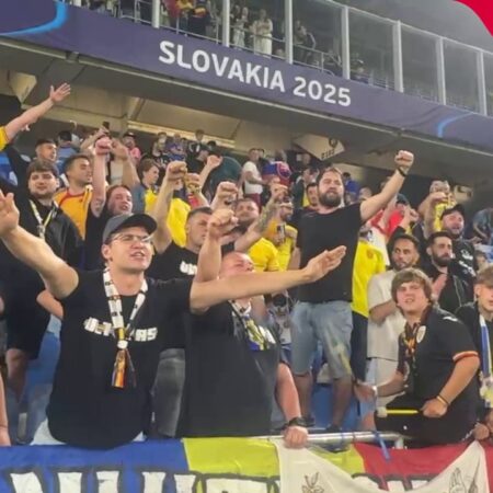 România U21 – Slovacia U21 1-2 » Tricolorii mici, aclamați și sprijiniți de suporterii români din stadionul din Bratislava la finalul partidei.