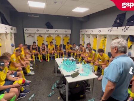 Discursul lui Mircea Lucescu în vestiarul echipei naționale U19