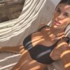 Elisabetta Canalis strălucește în vacanță, după despărțirea de sportivul român
