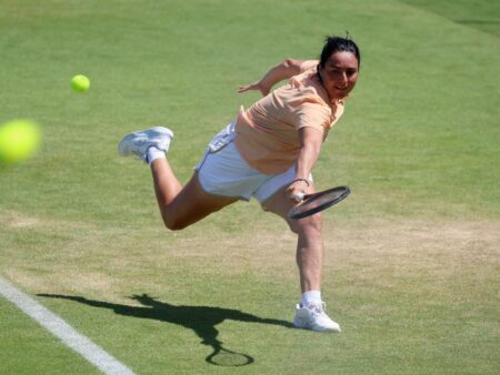 Ons Jabeur, din nou afectată de căldura și umiditatea de la Wimbledon » Tunisianca a abandonat după 80 de minute de joc