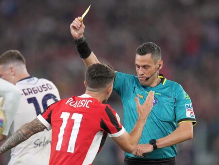A fost desemnat arbitru pentru meciul Austriei.