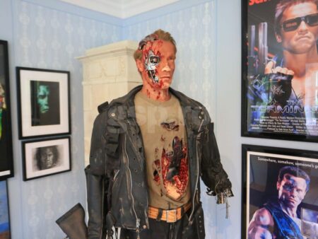 CORESPONDENȚĂ DIN AUSTRIA: Casa lui Arnold Schwarzenegger, la 45 de minute de România U21 – Trei lumi într-una și peste 1000 de obiecte unice în arhiva personală a „Terminatorului”