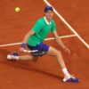 Jannik Sinner, lider mondial, obține o victorie clară în sferturile de finală la Roland Garros