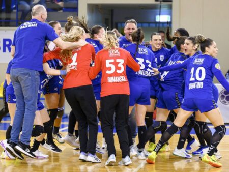 După ce nu au reușit să ajungă în Liga Campionilor, oficialii de la Minaur Baia Mare au angajat un antrenor cu un CV remarcabil.