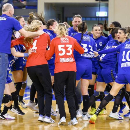 După ce nu au reușit să ajungă în Liga Campionilor, oficialii de la Minaur Baia Mare au angajat un antrenor cu un CV remarcabil.
