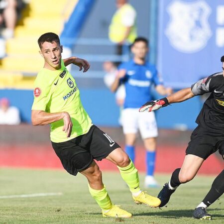 Un sezon retrogradat cu Iașiul, dar are șansa de a continua în Superligă și a lupta pentru play-off! Dinamo și U Cluj îl urmăresc.