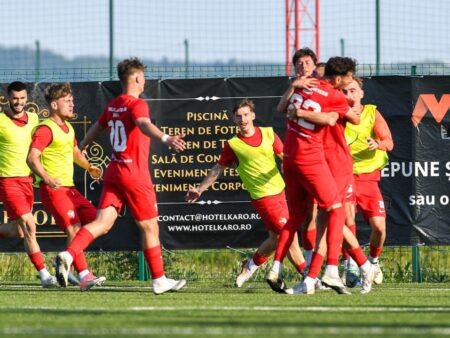 Antrenorul a „explodat” de bucurie după promovarea în Liga 2: „Sunt extrem de emoționat”. Fotbaliștii vor beneficia de prime substanțiale!
