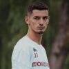 Iată titlul rescris: 

„Primele fotografii cu Drilon Hazrollaj, noul atacant de la Rapid: surprins la antrenamentul lui Gâlcă.”