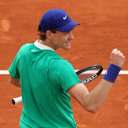 Gestul emoționant al lui Jannik Sinner pentru o tânără suporteră la Roland Garros » Cadoul special oferit fetiței