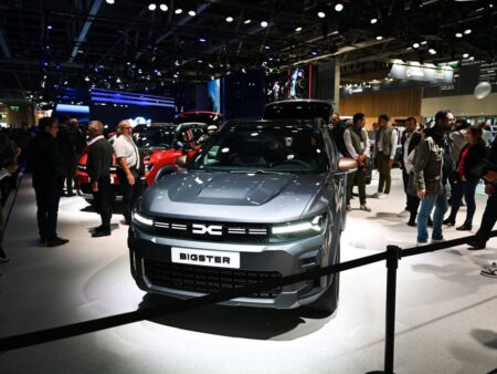 Dacia oferă angajaților până la 40.000 de euro pentru concedierea voluntară