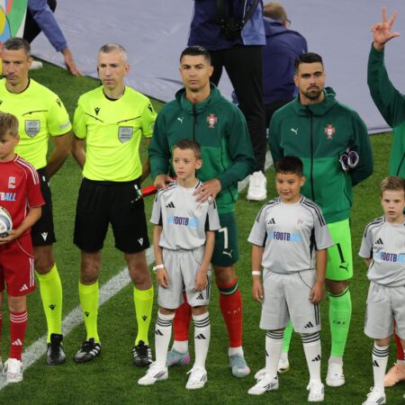 Cristiano a cucerit München! Mii de tricouri cu numele lui CR7, purtate de fanii Portugaliei.