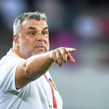 Scandal la naționala condusă de Cosmin Olăroiu: Excluși și amendați pentru „comportament violent”