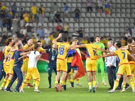„Hora bucuriei: felicitările lui Lucescu și „Made in Romania””