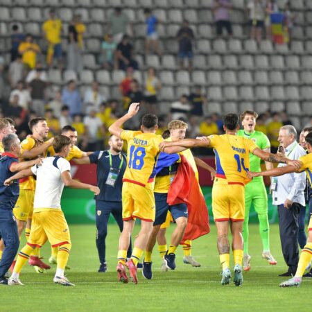 „Hora bucuriei: felicitările lui Lucescu și „Made in Romania””