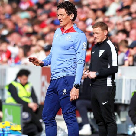 Brentford l-a numit „principal” pe antrenorul de faze fixe!