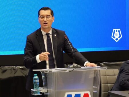 „Băi, nebunule, ne transformi pe toți în sclavi?”