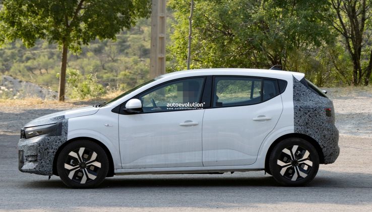 Imagini cu noua Dacia Sandero.