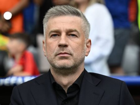 „Ar trebui să-i fie recunoscător lui Charalambous / Nu este un club adecvat”