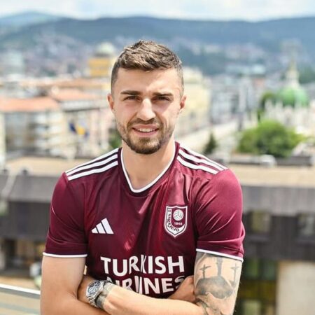„Unde s-a transferat stoperul supranumit „noul Belodedici” la 27 de ani, la începutul carierei”
