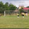 Între timp în România » Chiar și arbitrul a izbucnit în râs când a văzut cum a executat penalty-ul!