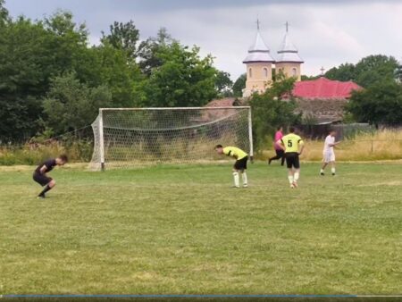 Între timp în România » Chiar și arbitrul a izbucnit în râs când a văzut cum a executat penalty-ul!