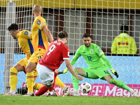 CORESPONDENȚĂ DIN AUSTRIA: Alarmă pentru Mircea Lucescu! Zona centrală a cedat cu Austria și l-a pus în dificultate pe Horațiu Moldovan » Iată cifrele portarului