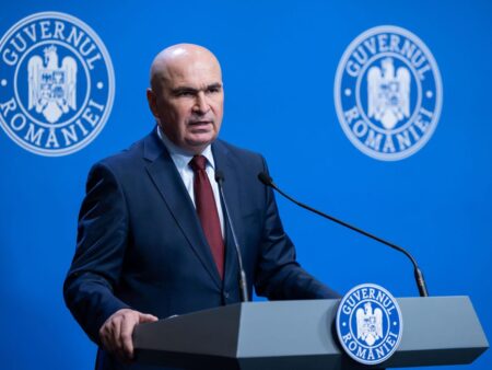 „Nu avem echipă, dar construim stadion. Dacă e gratis, e binevenit”